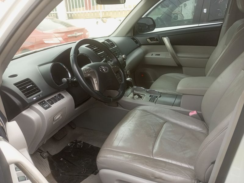 Thumbnail 4 of 2010 Toyota Highlander Sport